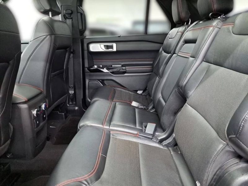 FORD EXPLORER PHEV ST-LINE 457ch / TOIT PANO / CAMÉRA 360 / B&O / ATTELAGE