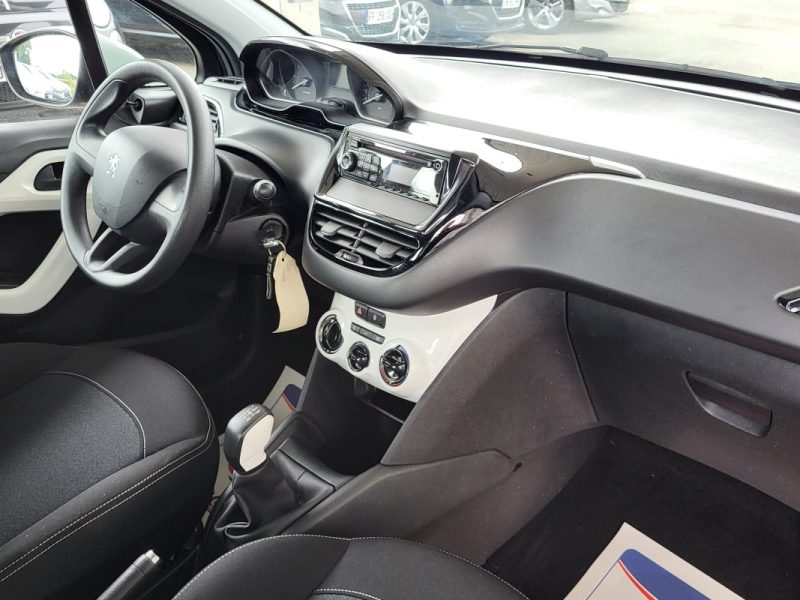 PEUGEOT 208 1.2 PURE TECH 68 LIKE 2019