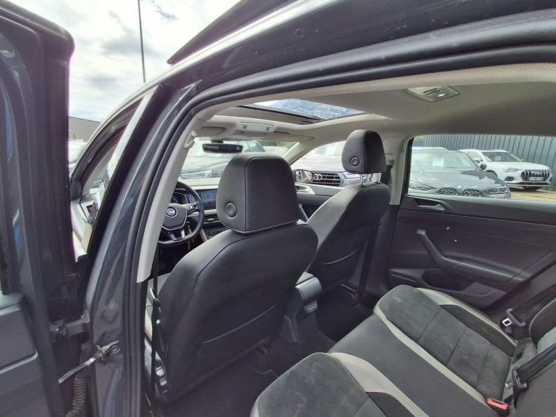 VOLKSWAGEN POLO  1.6 TDI 95 CV DSG CARAT TOIT OUVRANT SIEGES CHAUFFANTS 