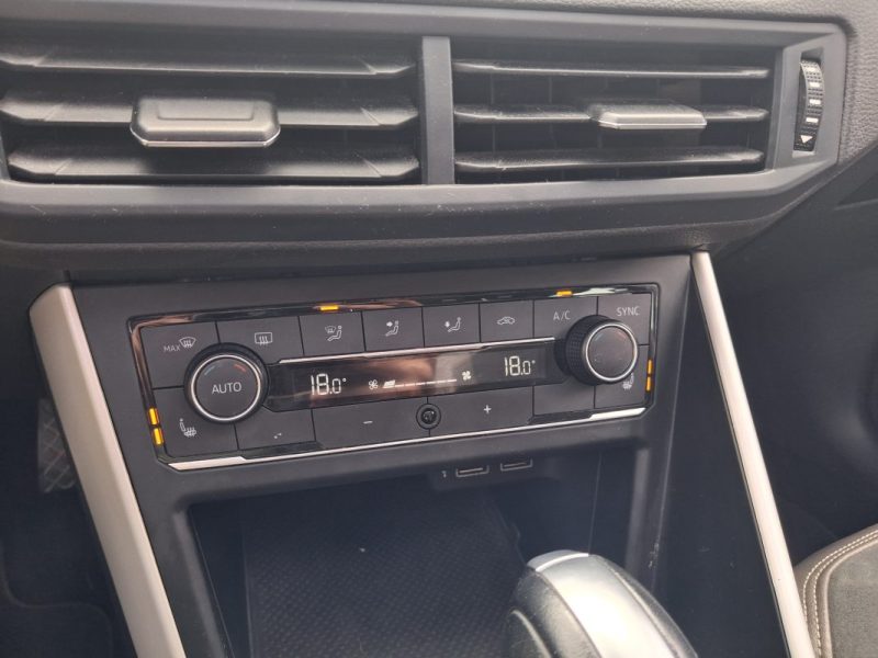 VOLKSWAGEN POLO  1.6 TDI 95 CV DSG CARAT TOIT OUVRANT SIEGES CHAUFFANTS 