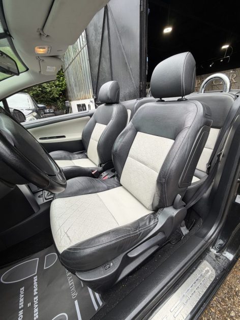 PEUGEOT 207 CC ROLAND GARROS 2009 - 89 157Kms -Premier Main - Distrib ok - SUIVIT PEUGEOT
