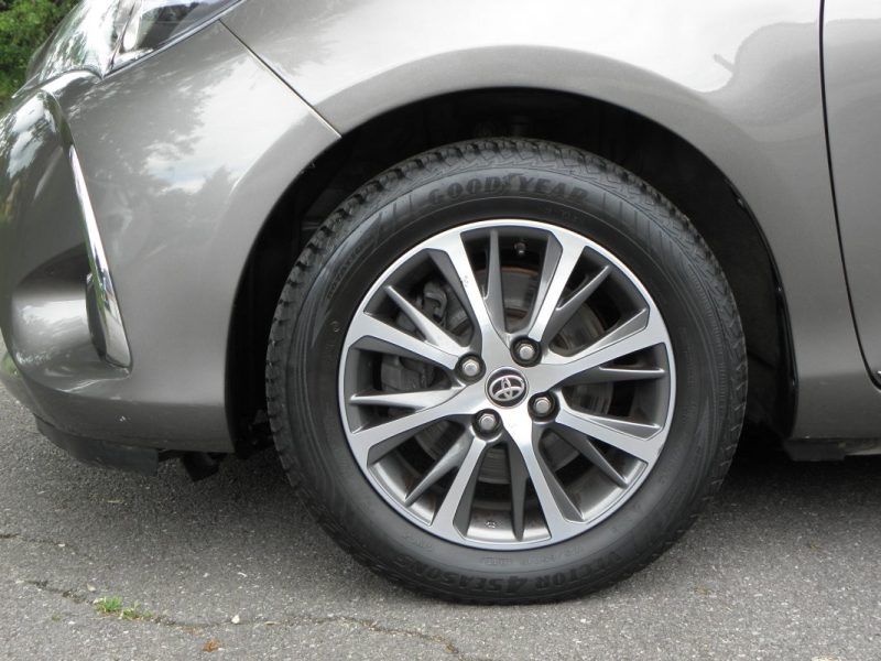 TOYOTA YARIS III 1.5 HYBRID 100CH Y20 CLUB / 3CH 2019