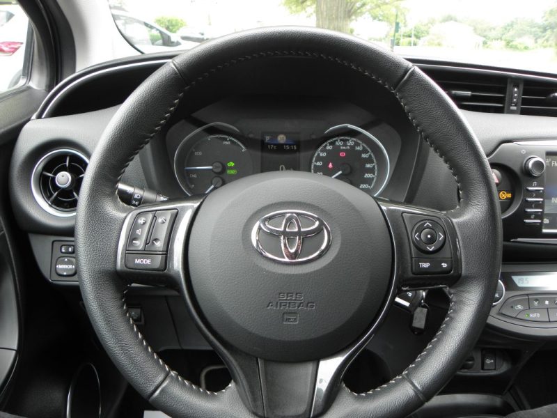 TOYOTA YARIS III 1.5 HYBRID 100CH Y20 CLUB / 3CH 2019