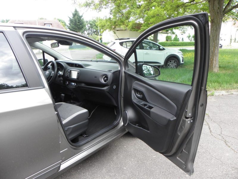 TOYOTA YARIS III 1.5 HYBRID 100CH Y20 CLUB / 3CH 2019