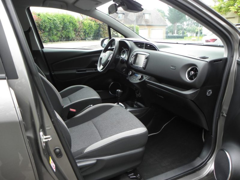 TOYOTA YARIS III 1.5 HYBRID 100CH Y20 CLUB / 3CH 2019