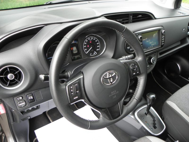 TOYOTA YARIS III 1.5 HYBRID 100CH Y20 CLUB / 3CH 2019