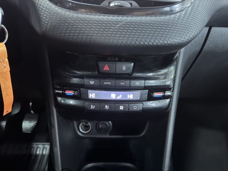 PEUGEOT 2008 1.2 Turbo 110 ALLURE 2015