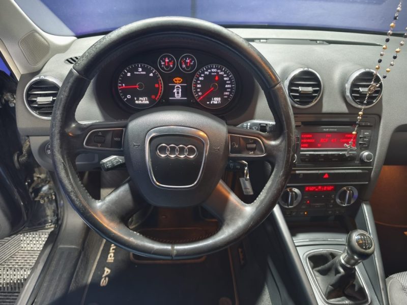 AUDI A3 1.6 TDI 105Cv AMBIENTE 2013