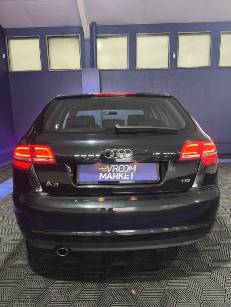 AUDI A3 1.6 TDI 105Cv AMBIENTE 2013