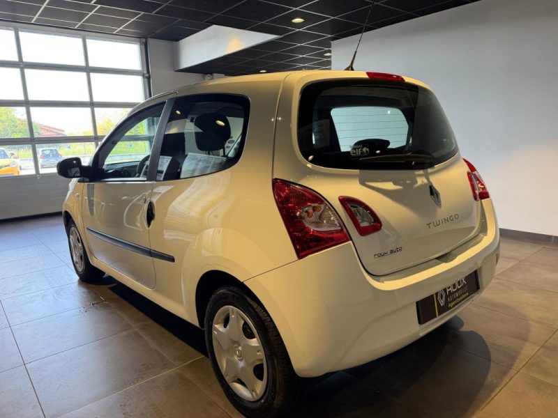 RENAULT TWINGO II 1.2 75 LIFE / DISTRIBUTION 2026  