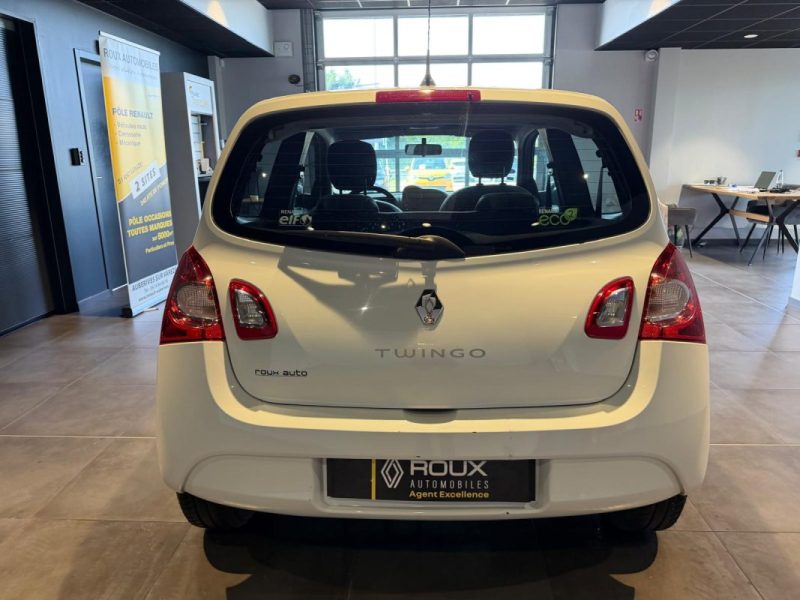 RENAULT TWINGO II 1.2 75 LIFE / DISTRIBUTION 2026  