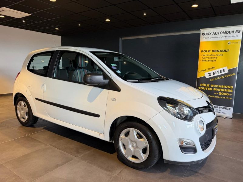 RENAULT TWINGO II 1.2 75 LIFE / DISTRIBUTION 2026  