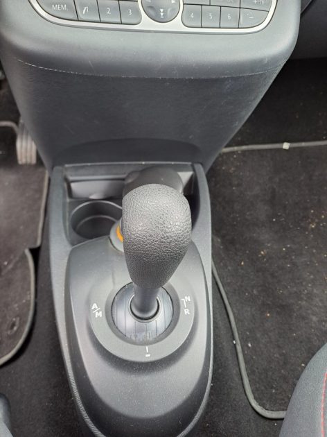 RENAULT TWINGO II 1.2 75 RIP CURL BVR 2010