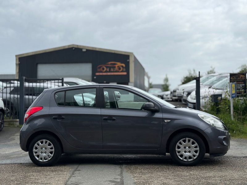 Hyundai i20 1.2L 78ch Pack Evidence - GPS - Clim - Carplay -Révisée & Garantie 6 mois