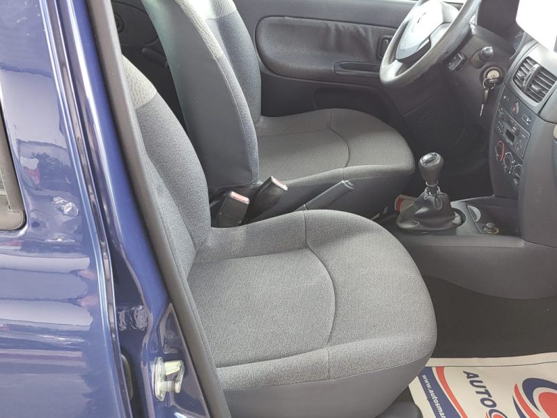 RENAULT CLIO PACK AUTHENTIQUE 1.2 2004