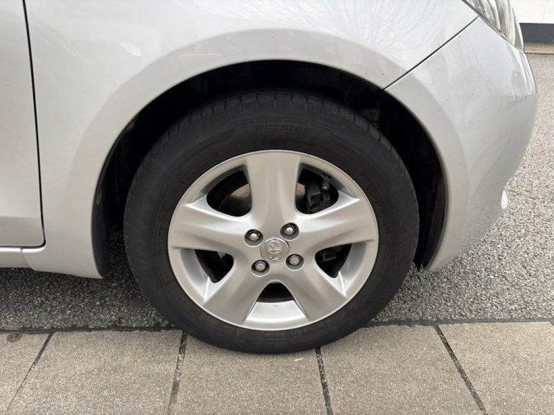 TOYOTA YARIS 1.3VTI 2006