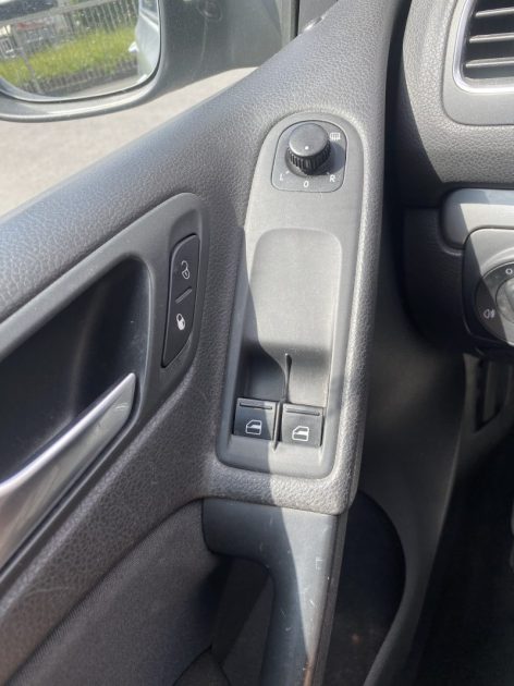 VOLKSWAGEN GOLF 6 2.0 TDI 110 BOITE AUTO 2009