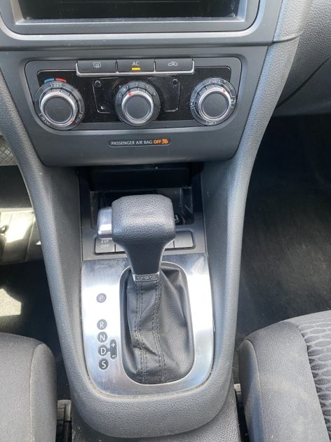 VOLKSWAGEN GOLF 6 2.0 TDI 110 BOITE AUTO 2009