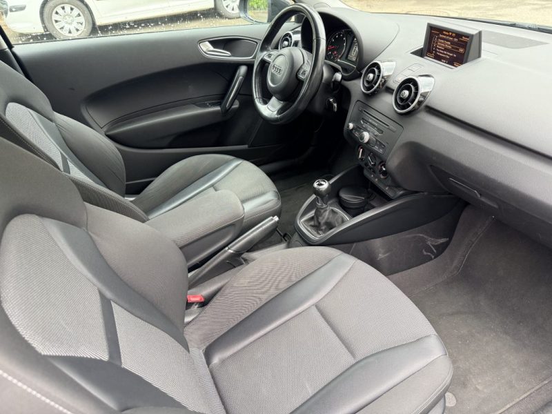AUDI A1 AMBITION 1.2 TFSI 86ch PREMIÈRE MAIN 