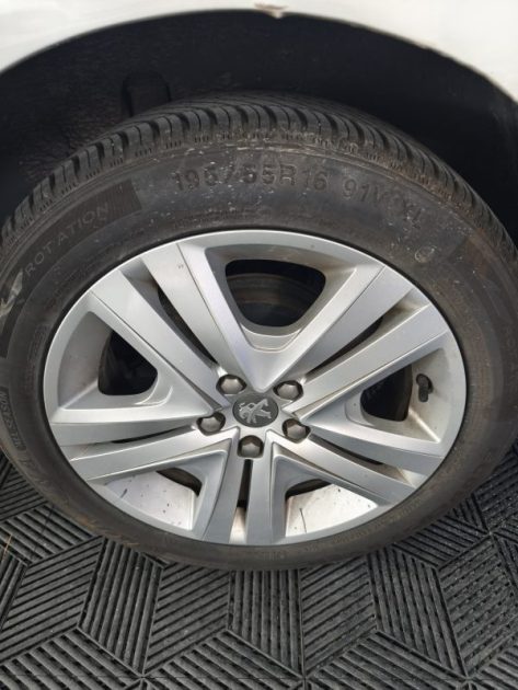 PEUGEOT 208 1.6 BLUE HDI 75Cv STYLE - 5 portes - 2016