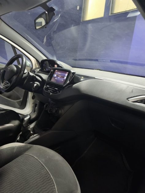 PEUGEOT 208 1.6 BLUE HDI 75Cv STYLE - 5 portes - 2016