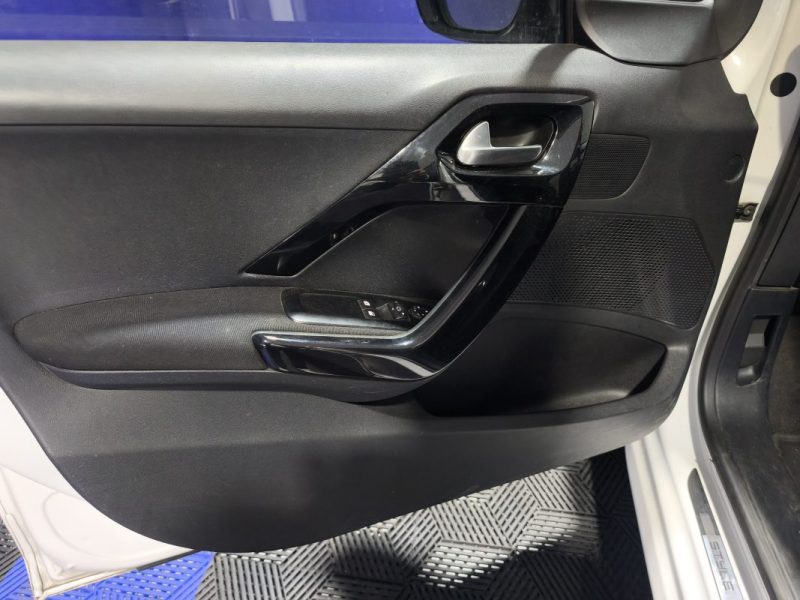 PEUGEOT 208 1.6 BLUE HDI 75Cv STYLE - 5 portes - 2016