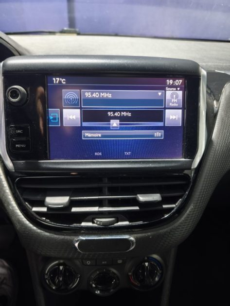 PEUGEOT 208 1.6 BLUE HDI 75Cv STYLE - 5 portes - 2016
