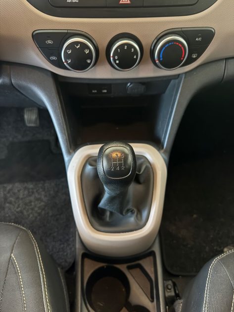 HYUNDAI i10 INTUITIVE - 1.0 67ch 2014 - Moteur à Chaîne - Garantie 12 mois ou 15.000km 