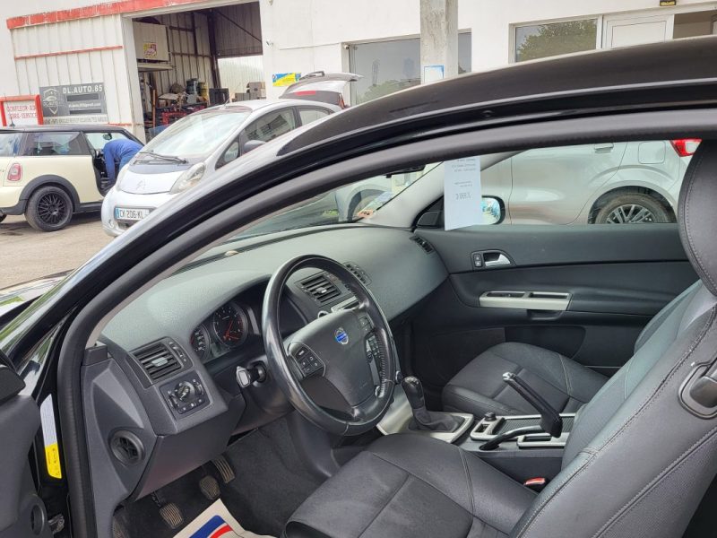 VOLVO C30 (533) 1.8 FLEXFUEL 2009