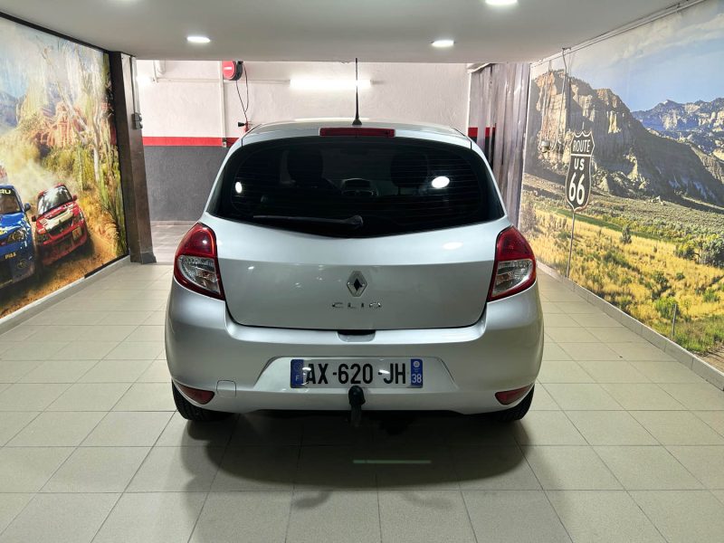 RENAULT CLIO 1.5 DCi 