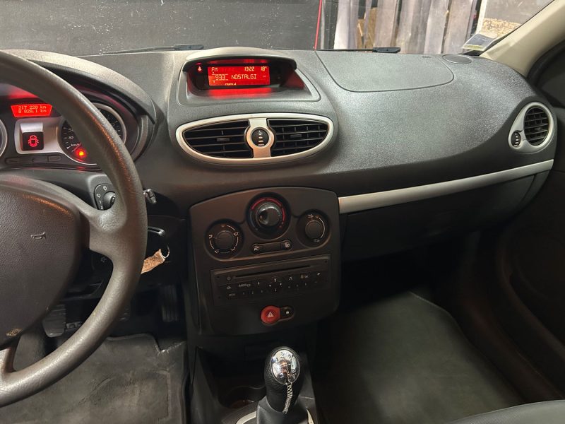 RENAULT CLIO 1.5 DCi 