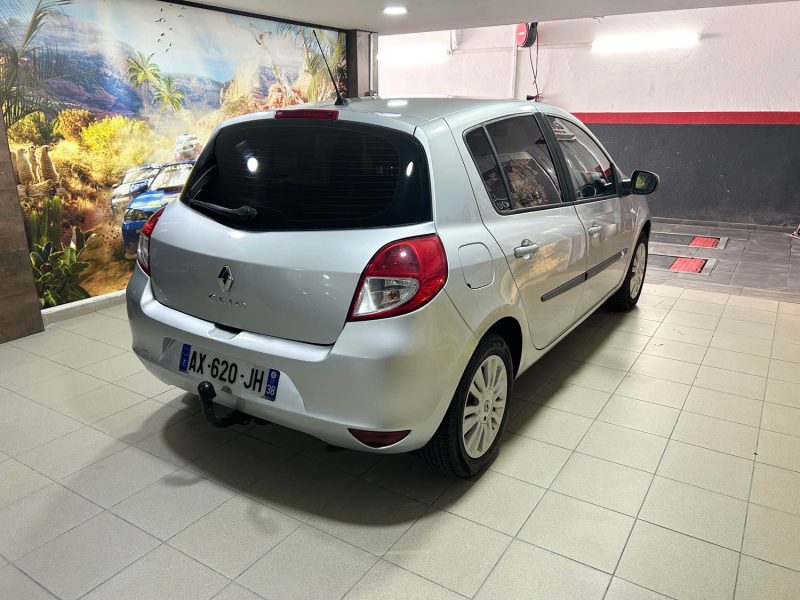 RENAULT CLIO 1.5 DCi 