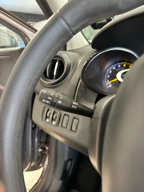 RENAULT  CLIO 1.2 LEV 75CV Expression - Garantie 1 an ou 15.000km 