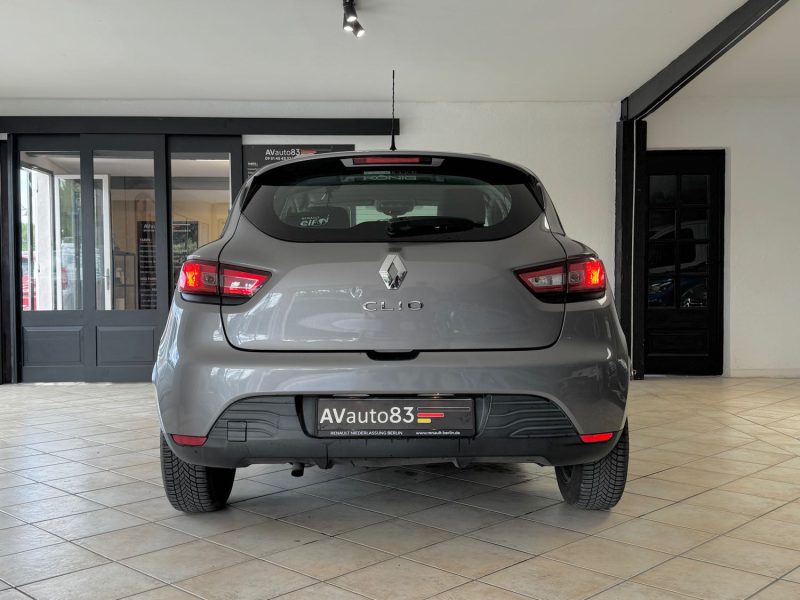 RENAULT  CLIO 1.2 LEV 75CV Expression - Garantie 1 an ou 15.000km 