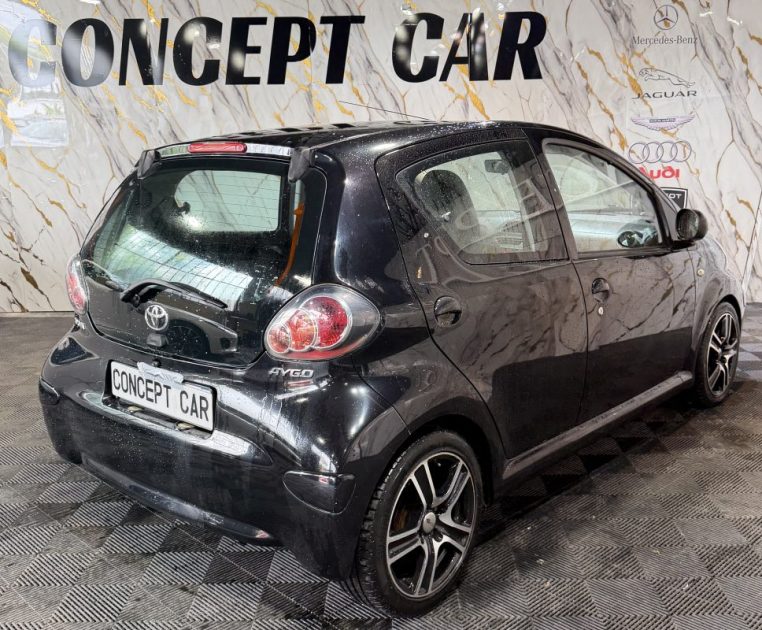 TOYOTA AYGO 1.0 COOL 2010 - 66 308Kms - Premier Main - Parfait Etat - Distrib ok - Suivit TOYOTA