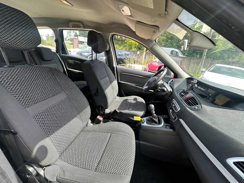 RENAULT SCENICIII GRAND 1.5 DCI 110 EXPRESSION 7P 2011