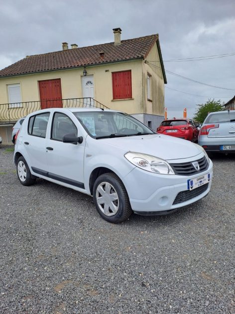 DACIA SANDERO DC02020 2010