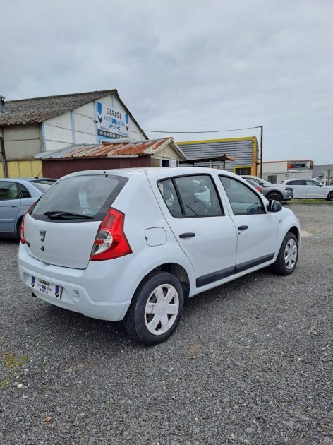DACIA SANDERO DC02020 2010