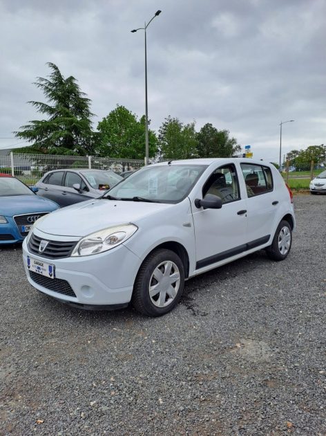 DACIA SANDERO DC02020 2010