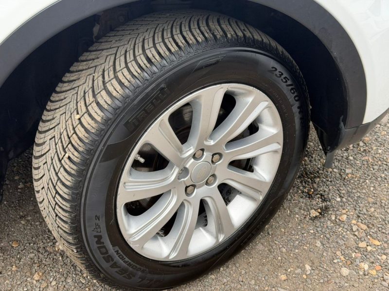 LAND ROVER Discovery  Sport 2.0 TD4 16V 4x4  150 cv en super état 
