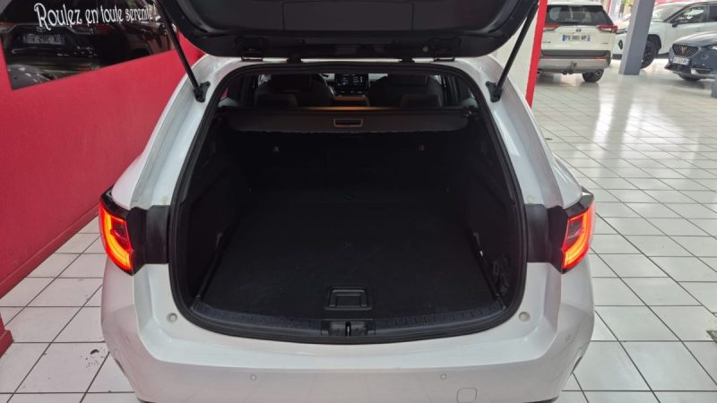 TOYOTA COROLLA TOURING SPORTS 122cv DYNAMIC BUSINESS/1 ERE MAIN/TVA RECUPERABLE