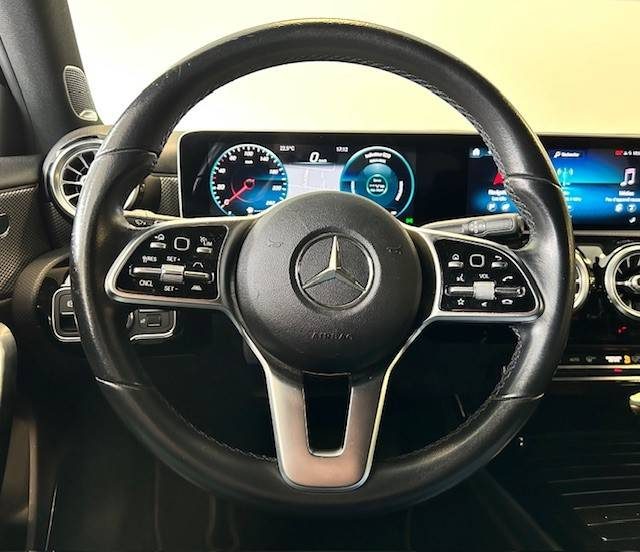 MERCEDES BENZ A 220 190CH PROGRESSIVE LINE 7G-DCT 2019
