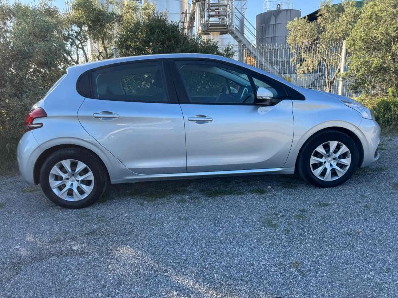 PEUGEOT 208 I 1.2 VTI 70 Cv LIKE