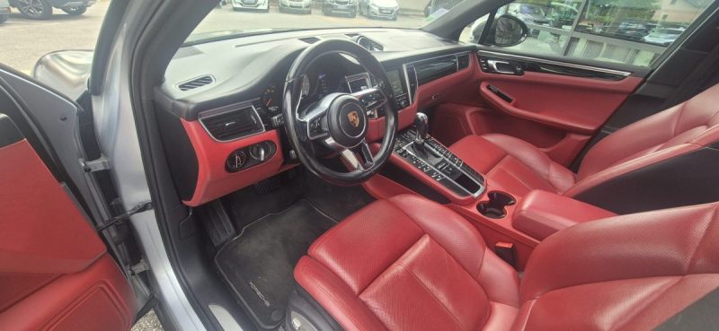 PORSCHE Macan 3.0 V6 340 ch S Boîte PDK 7 rapports / Covering Noir Mat / Toit Ouvrant
