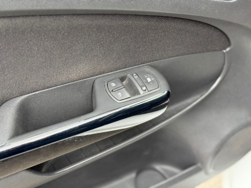 Opel Corsa D 1.4 Turbo 120 ch Start/Stop Color Edition  – CarPlay – GPS – Révisée & garantie 6 mois