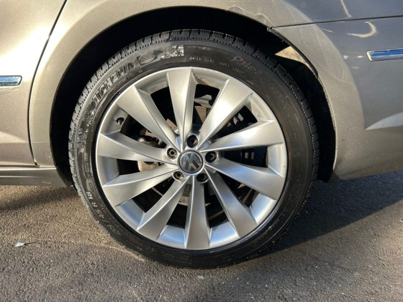 VOLKSWAGEN PASSAT CC 2 TDi 140CV CARAT 