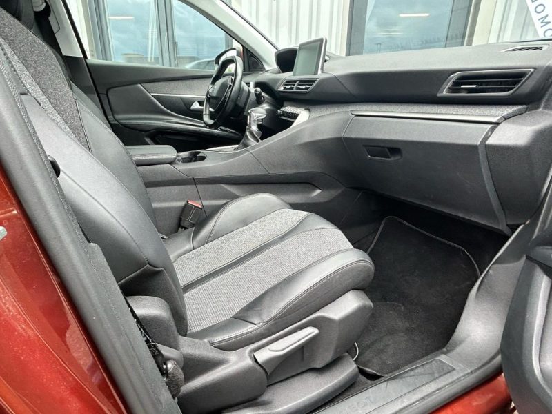 PEUGEOT 3008 ALLURE BlueHDI 130CV BVM6