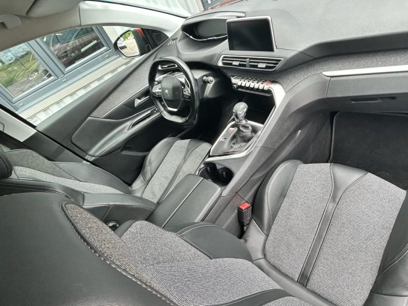 PEUGEOT 3008 ALLURE BlueHDI 130CV BVM6