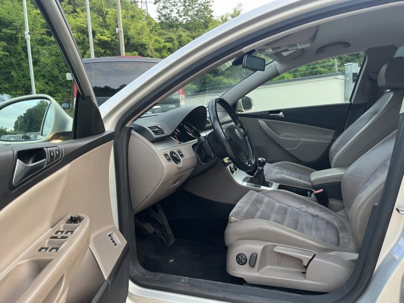VOLKSWAGEN PASSAT 2.0 TDI 110 CV BERLINE CARAT (B6)