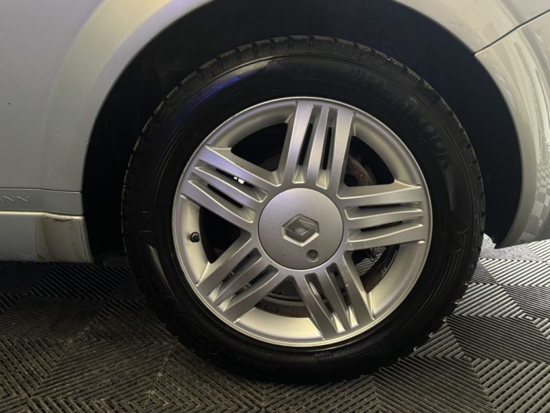 RENAULT MEGANE CC  2.0 16V 135ch  PRIVILEGE LUXE 